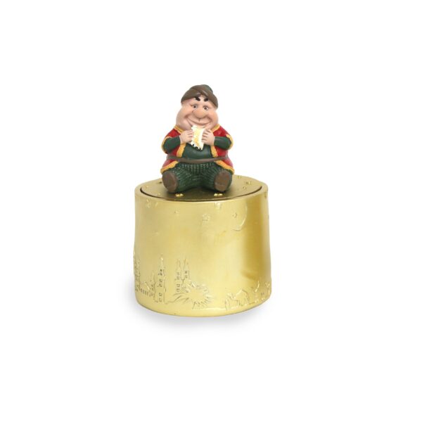 Fananees Sitting on a Cylinder Shape Jar for Ramadan and Festive Decoratives - Image 4